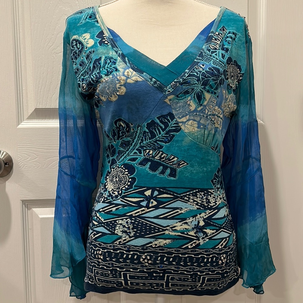 Forbidden size medium top